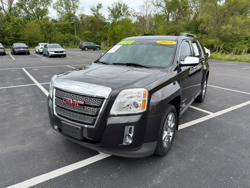 Used 2015 GMC Terrain SLT w/ Chrome Appearance Package FWD image 2