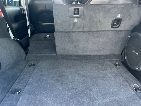 Used 2022 Jeep Wrangler Unlimited Sahara image 12