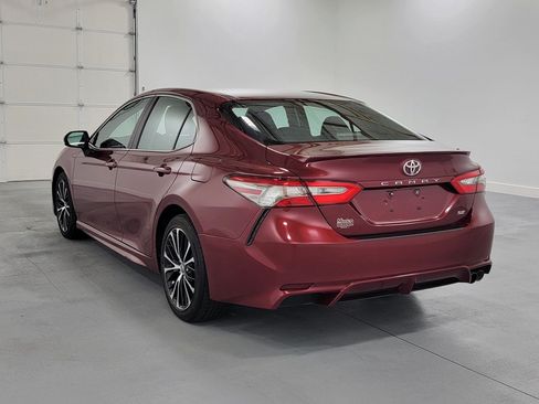 Used 2018 Toyota Camry SE FWD image 7