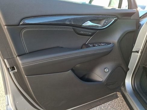 Used 2023 Buick Envision Essence image 14