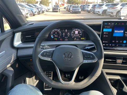 New 2026 Volkswagen Tiguan SE R-Line AWD/4WD image 11