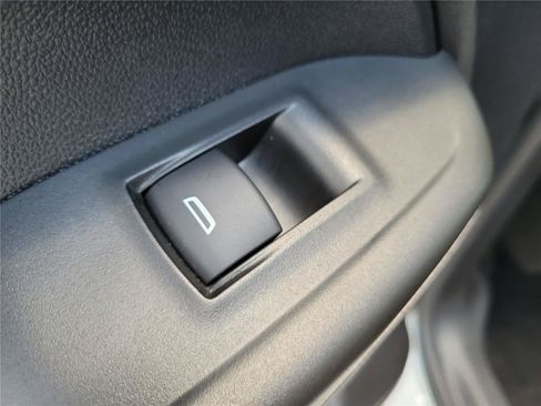 Used 2021 Chevrolet TrailBlazer RS w/ Sun and Liftgate Package FWD image 16