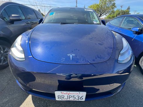 Used 2020 Tesla Model Y Long Range image 2