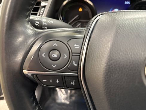 Used 2020 Toyota Camry XLE image 32