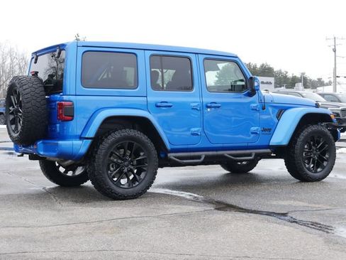 Used 2022 Jeep Wrangler Unlimited Sahara image 6
