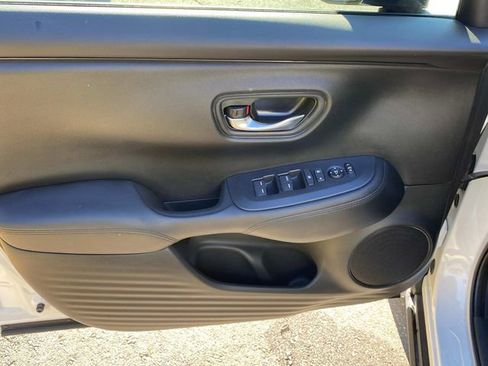 Used 2024 Honda HR-V LX image 12