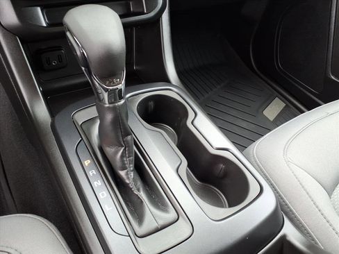 Certified 2022 Chevrolet Colorado W/T w/ Custom Special Edition image 16