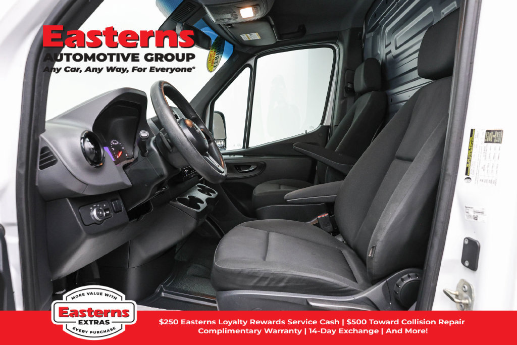 Used 2019 Freightliner Sprinter 2500 RWD image 15