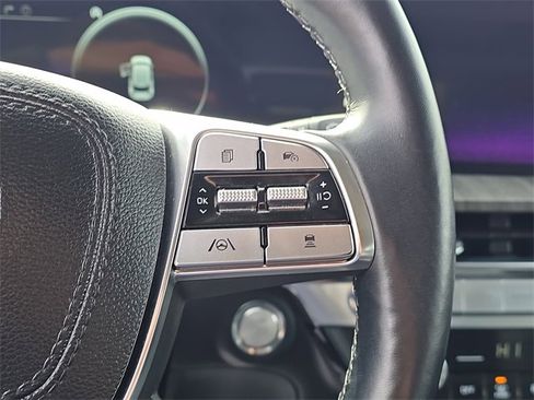 Used 2023 Kia Telluride AWD image 11