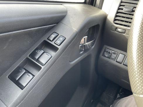 Used 2011 Nissan Frontier PRO-4X w/ Pro-4x Luxury Pkg image 21