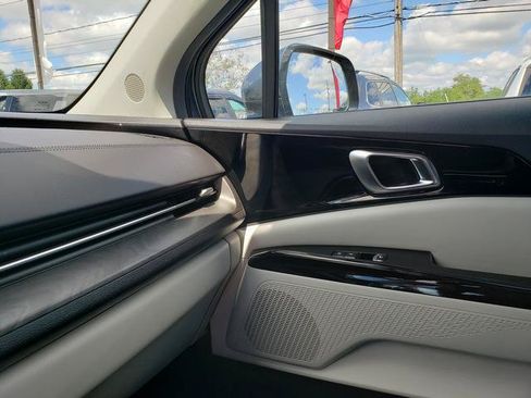 Certified 2024 Kia Carnival EX FWD image 31