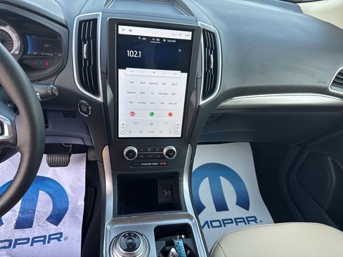 Used 2022 Ford Edge SEL w/ Convenience Package image 9