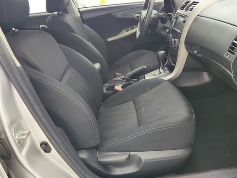 Used 2013 Toyota Corolla S image 29