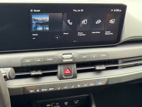 Used 2025 Kia K4 FWD image 23