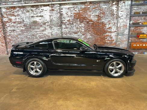 Used 2008 Ford Mustang GT Premium RWD image 2