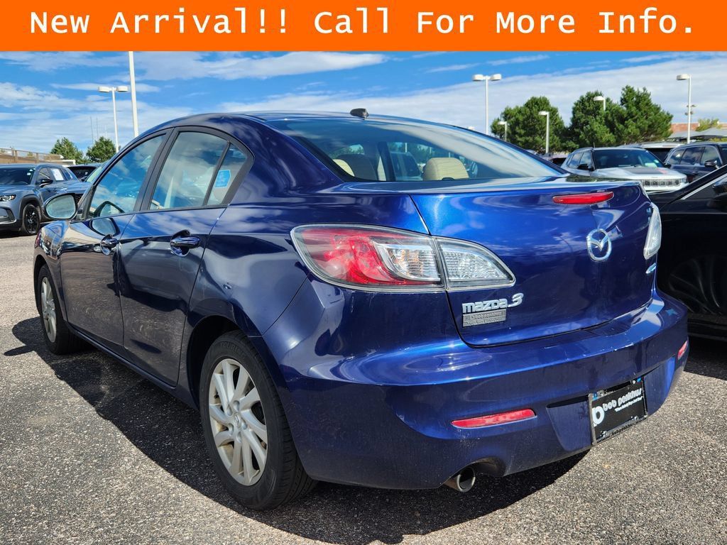 Used 2012 MAZDA MAZDA3 i Grand Touring w/ Tech Pkg FWD image 5