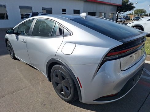 Used 2023 Toyota Prius LE image 4