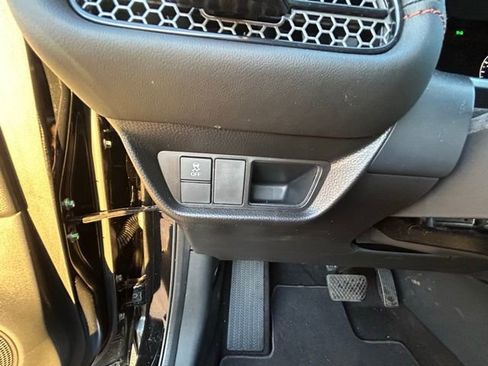 Used 2025 Honda HR-V Sport image 13