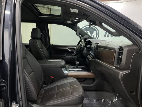 Used 2022 Chevrolet Silverado 1500 High Country w/ High Country Premium Package AWD/4WD image 31