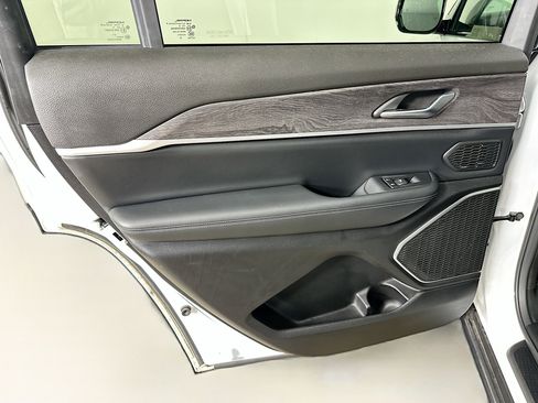 Used 2022 Jeep Grand Cherokee L Limited image 26