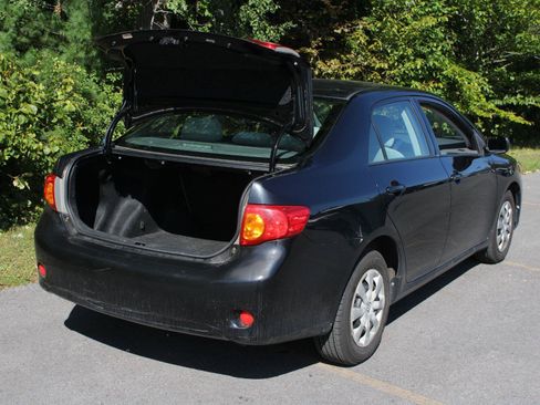 Used 2009 Toyota Corolla w/ Preferred Accessory Pkg FWD image 7