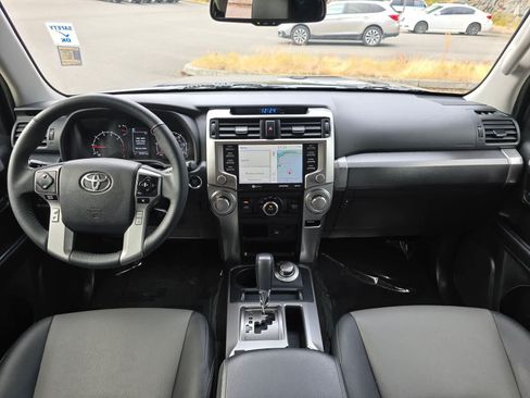 Used 2020 Toyota 4Runner SR5 Premium w/ Moonroof Package AWD/4WD image 10
