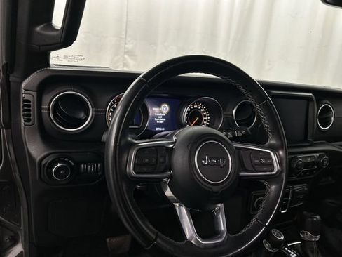Used 2022 Jeep Wrangler Unlimited Sahara w/ Safety Group AWD/4WD image 8