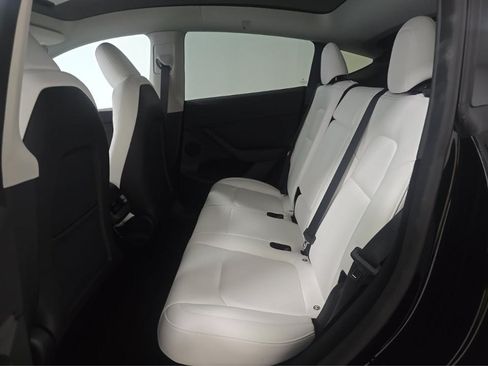 Used 2024 Tesla Model Y 2WD image 15