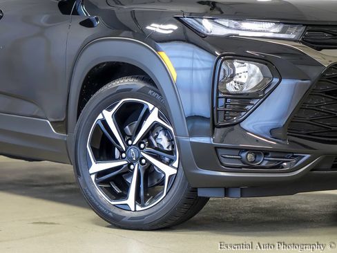 Used 2023 Chevrolet TrailBlazer RS w/ Sun and Liftgate Package FWD image 4