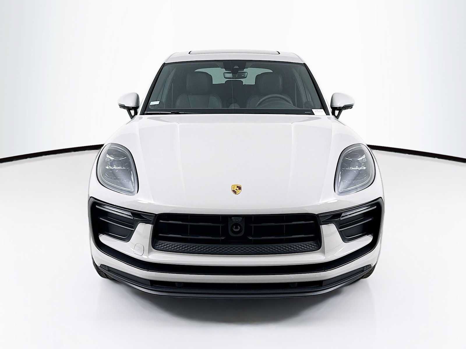 Used 2026 Porsche Macan AWD/4WD image 6