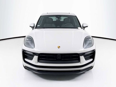 New 2026 Porsche Macan image 6