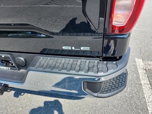 New 2026 GMC Sierra 1500 SLE image 4