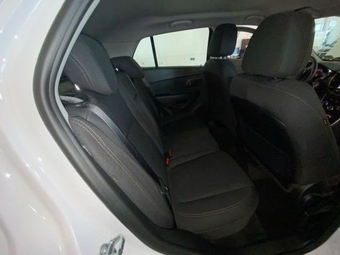 Used 2019 Chevrolet Trax LS FWD image 31