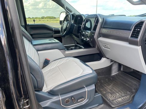 Used 2022 Ford F250 Limited w/ FX4 Off-Road Package image 2