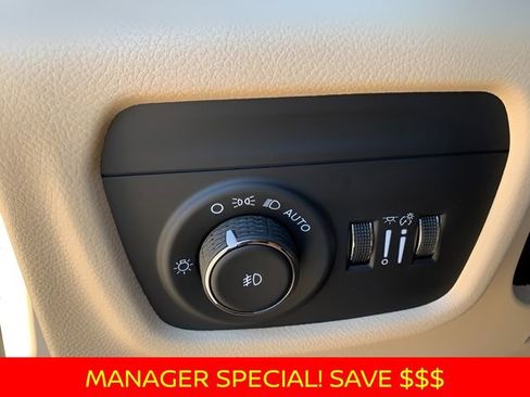 New 2025 Jeep Grand Cherokee Limited w/ Black Appearance Package image 28