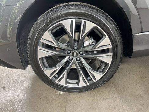 New 2026 Audi Q8 Premium Plus image 9