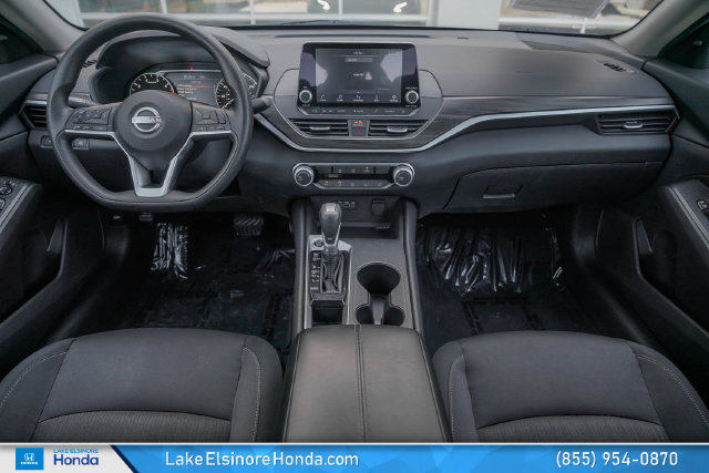 Used 2025 Nissan Altima 2.5 SV FWD image 19