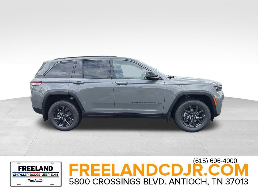 New 2027 Jeep Grand Cherokee Altitude AWD/4WD image 2