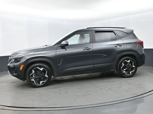 Used 2025 Kia Seltos S image 5