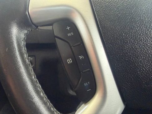 Used 2010 GMC Acadia SLE image 13