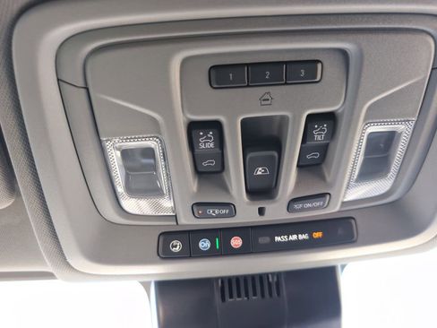 Used 2025 Chevrolet Silverado 1500 RST AWD/4WD image 27