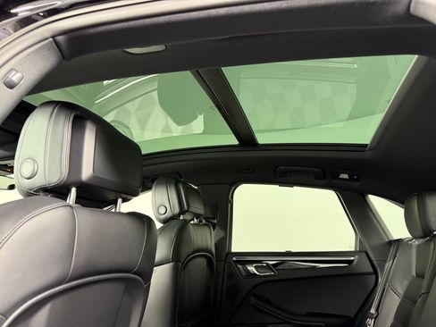 Certified 2026 Porsche Macan AWD/4WD image 23
