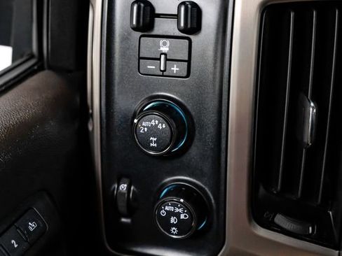 Used 2018 GMC Sierra 1500 Denali AWD/4WD image 26