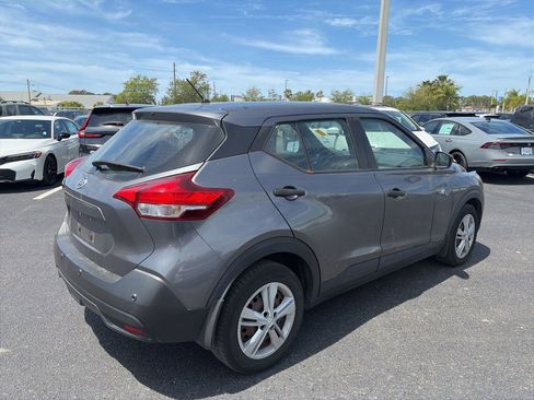Used 2020 Nissan Kicks S image 7