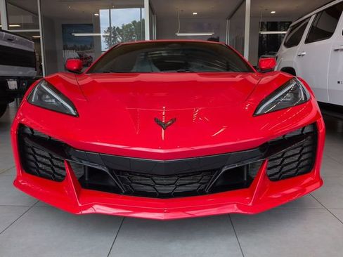 Used 2025 Chevrolet Corvette Z06 RWD image 8