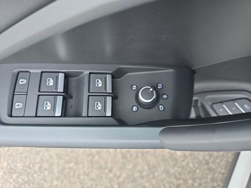 Certified 2025 Audi Q3 2.0T Premium w/ Convenience Package image 25