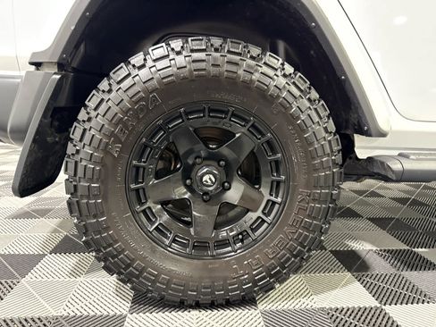 Used 2020 Jeep Wrangler Unlimited Sahara AWD/4WD image 27