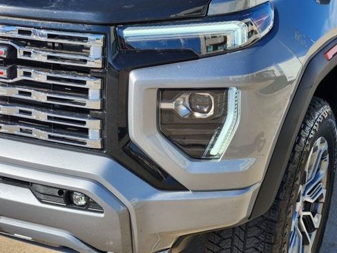 Used 2024 GMC Canyon Denali image 16
