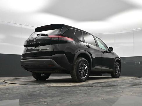 Used 2023 Nissan Rogue S image 35