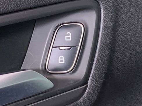 Used 2025 Ford Escape SE image 32